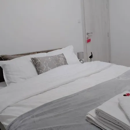 Apartament Dve Lipe *